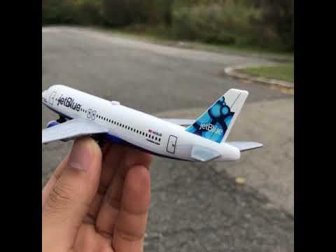 Daron Toy Airplane – jetBlue – Die-Cast Metal Model Airplane Toy with Plastic Parts for Kids Ages 3+ - Image 2