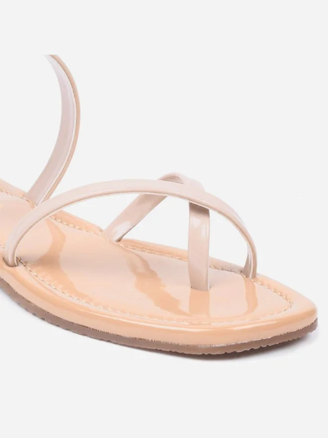 جنيست صنادل مسطحة بحزام متقاطع عند الأصابع من