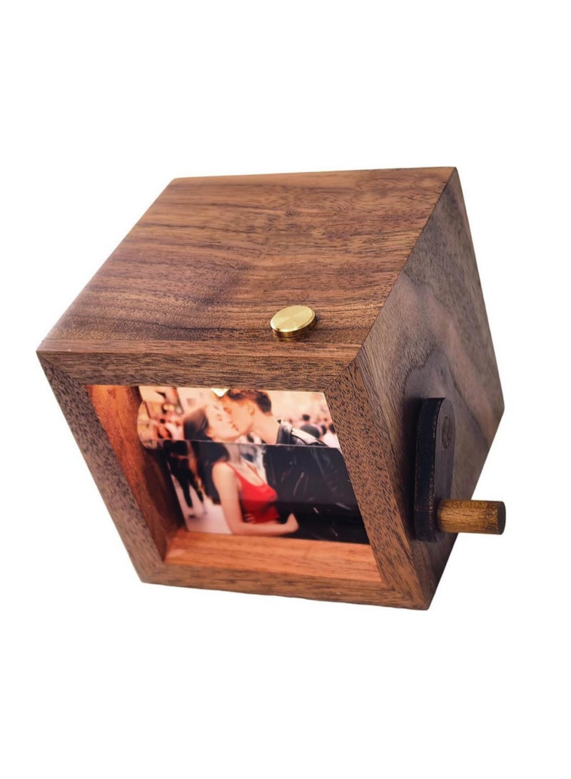 1 قطعة منفذ عرض رسوم متحركة خشبي قديم مع آلية قلب يدوية و 8 فتحات للصور، ألبوم إطاري صور إبداعي للذكريات هدايا منزلية من خشب الجوز الأسود - Image 1
