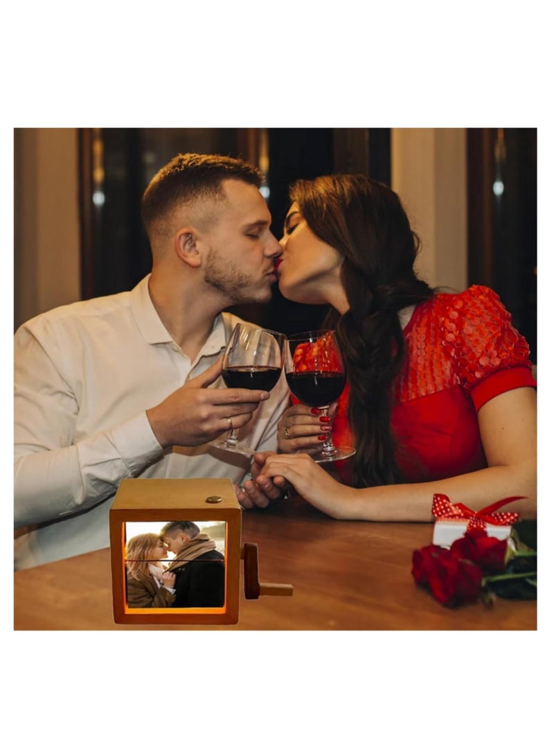 1 قطعة منفذ عرض رسوم متحركة خشبي قديم مع آلية قلب يدوية و 8 فتحات للصور، ألبوم إطاري صور إبداعي للذكريات هدايا منزلية من خشب الجوز الأسود - Image 2