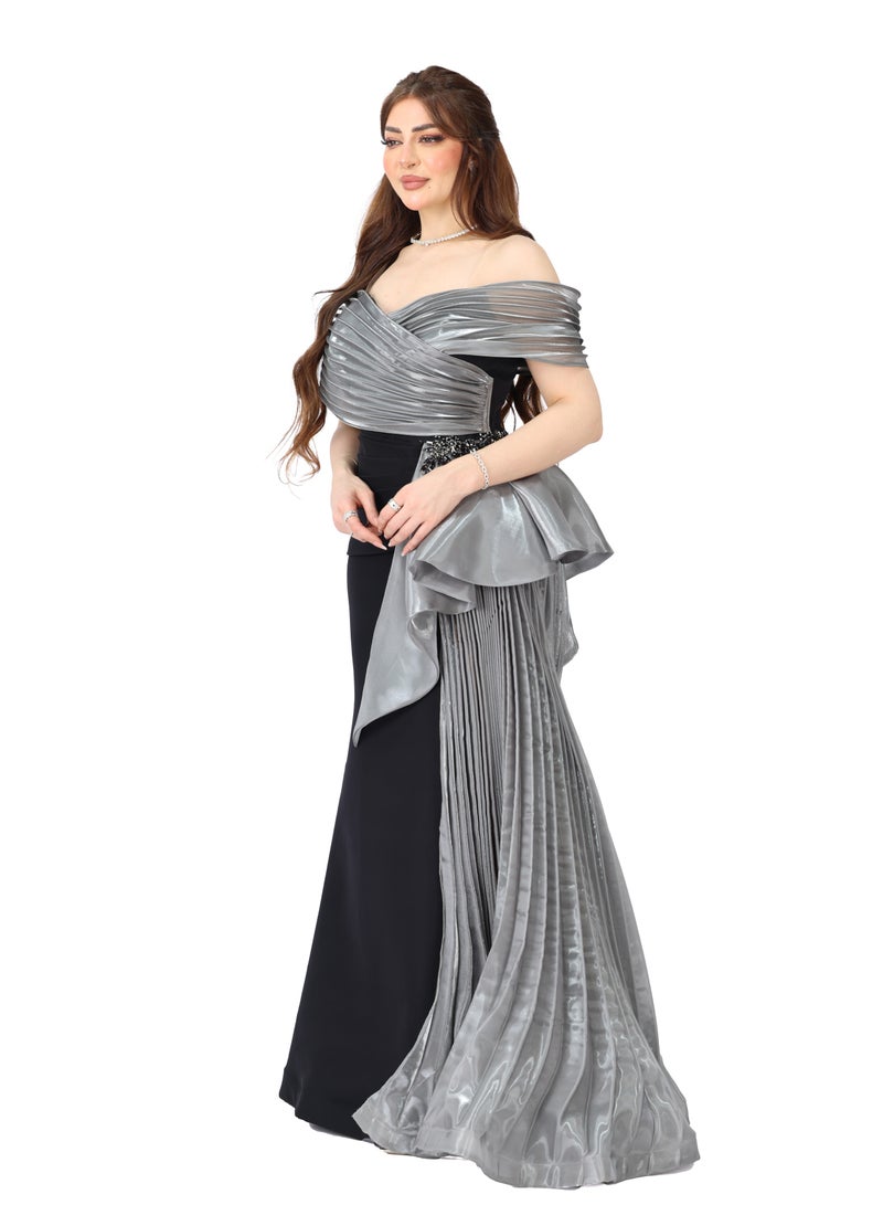 المصمم الحديث فستان طويل للمناسبات بتصميم ساحر يخطف الأنظار ويناسب أجواء الحفلات الفخمة والسهرة الراقية. يتميز بقصة ضيقة تبرز أنوثتك بكل أناقة - Image 2