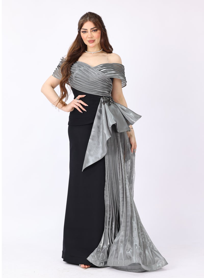 المصمم الحديث فستان طويل للمناسبات بتصميم ساحر يخطف الأنظار ويناسب أجواء الحفلات الفخمة والسهرة الراقية. يتميز بقصة ضيقة تبرز أنوثتك بكل أناقة - Image 1