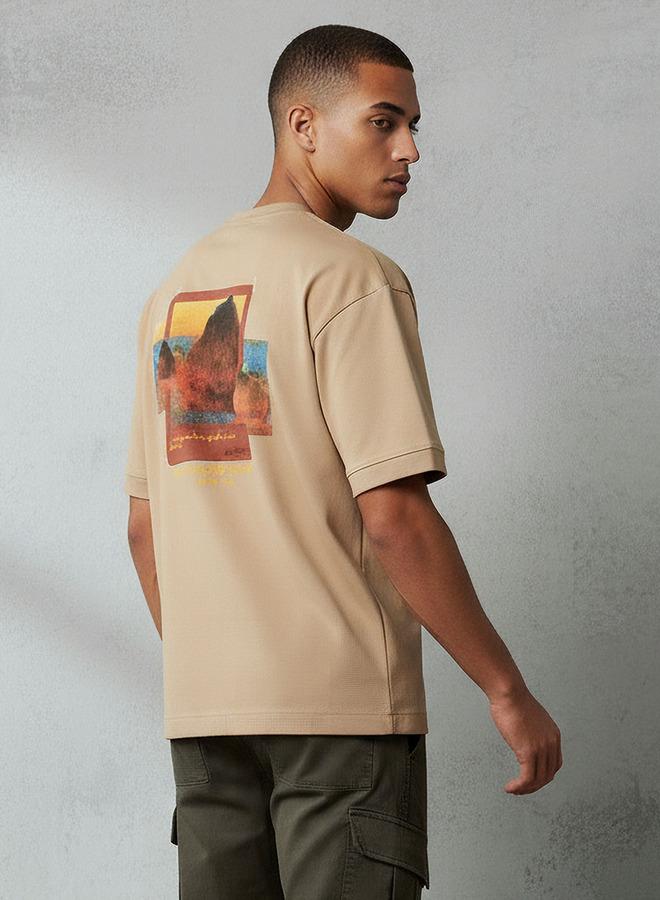 اس بي كاركترز تيشيرت رجالي بقصة عادية ورقبة دائرية وأكمام قصيرة وطبعة رسومية - Image 3