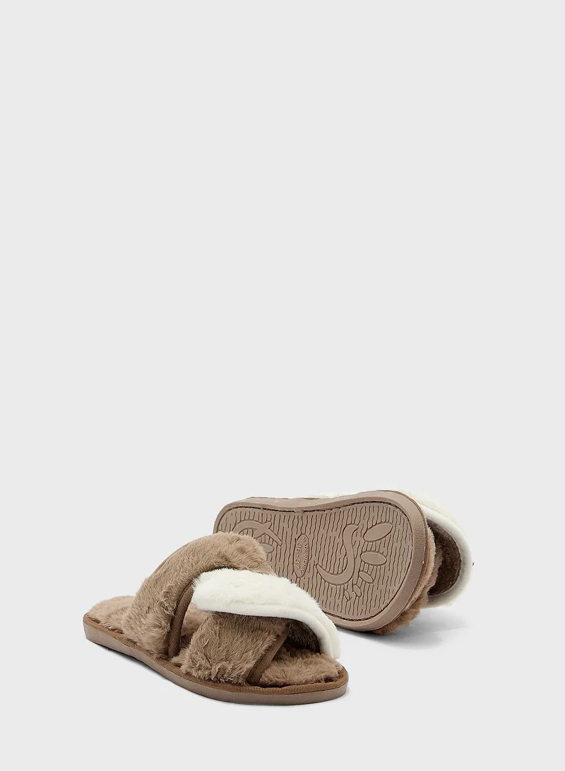 Ginger Interwoven Strap Fluffy Bedroom Slipper