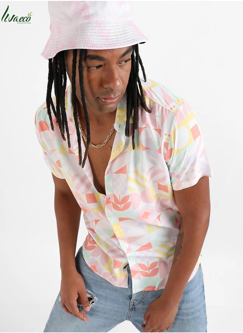 كامبوس سوترا Campus Sutra Men's Pink Geometric Floral Block Shirt For Casual Wear | Made With Eco-Liva Fabric | Spread Collar | Short Sleeve | Button Closure | Shirt Crafted With Comfort Fit For Everyday Wear