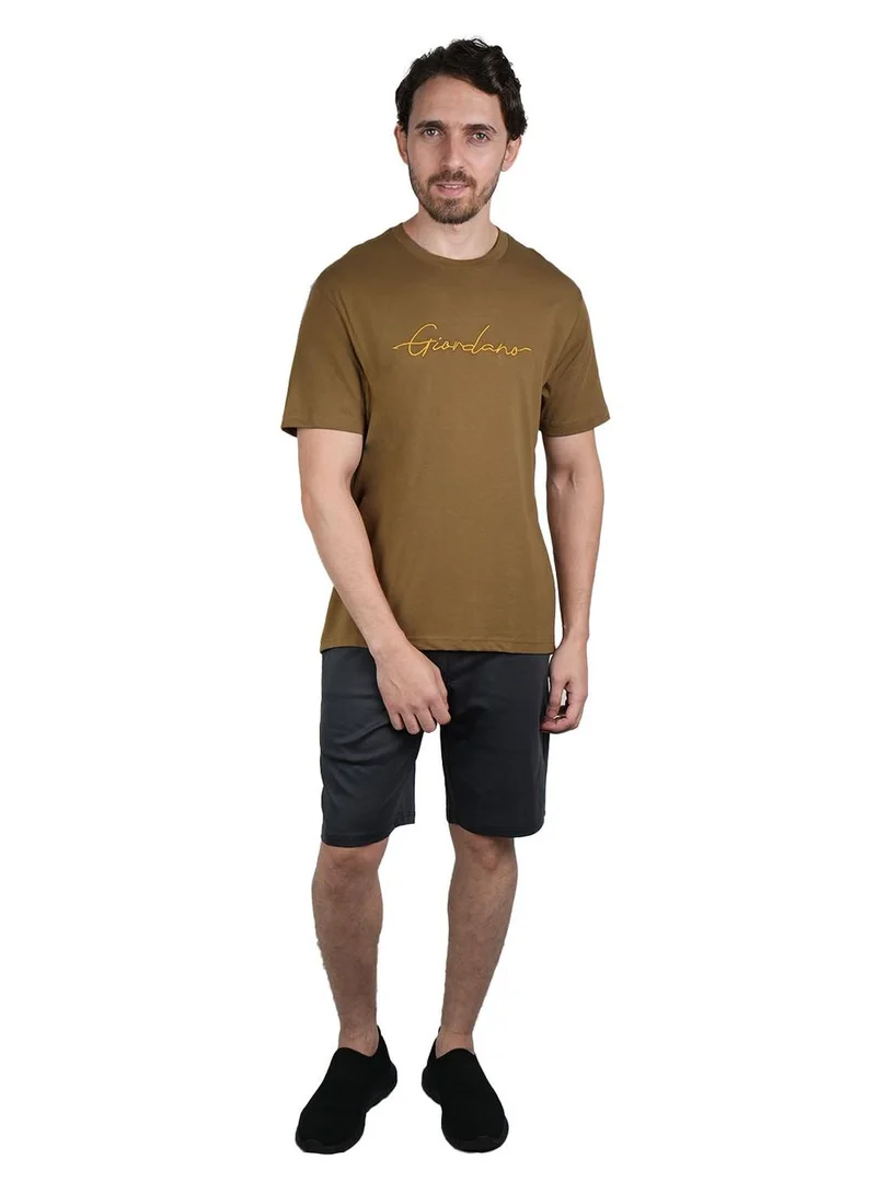 GIORDANO  Men's Slim Fit Cotton Signature Print Tee for Men | Best Price UAE