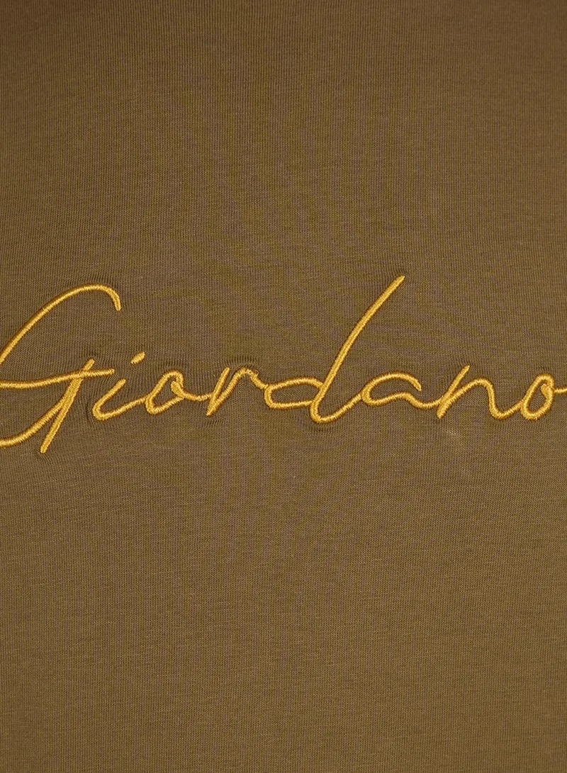 GIORDANO  Men's Slim Fit Cotton Signature Print Tee for Men | Best Price UAE