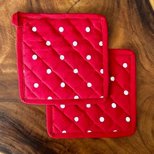 Oak & Lily Pot Holders for Kitchen | 100% Cotton Hot Pads | Heat Resistant, Machine Washable | Set of 2 with Hanging Loops | 20x20 cm | for Cooking, Baking & BBQ | Red & White Polka Dot Pattern - Image 5