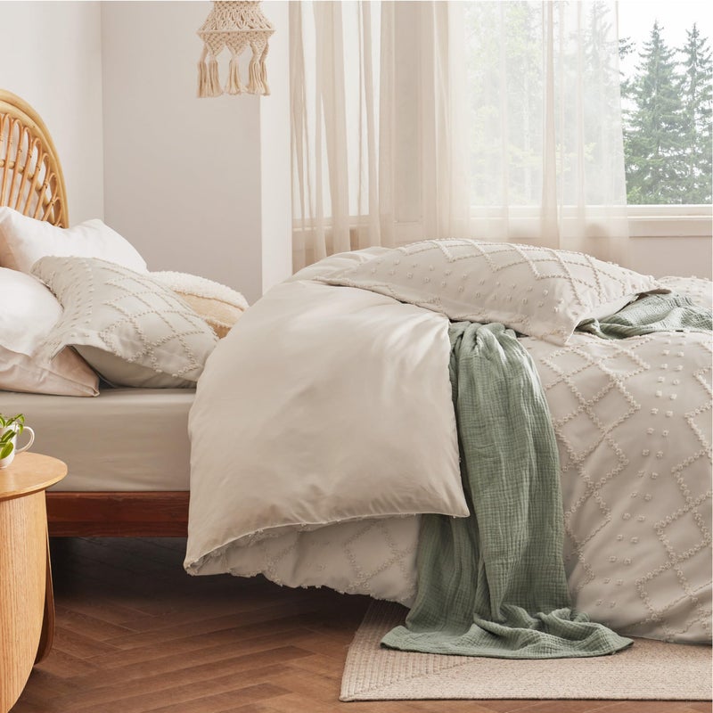 Bedsure 4 Pieces Boho Duvet Cover Set with Fitted Sheet Queen Size, Includes 1 Duvet Cover (230 cm x 230 cm) with Zipper Closure, 2 Pillow Shams (50 x 60 cm), 1 Fitted Sheet (150 cm x 203 cm) , Beige - Image 5