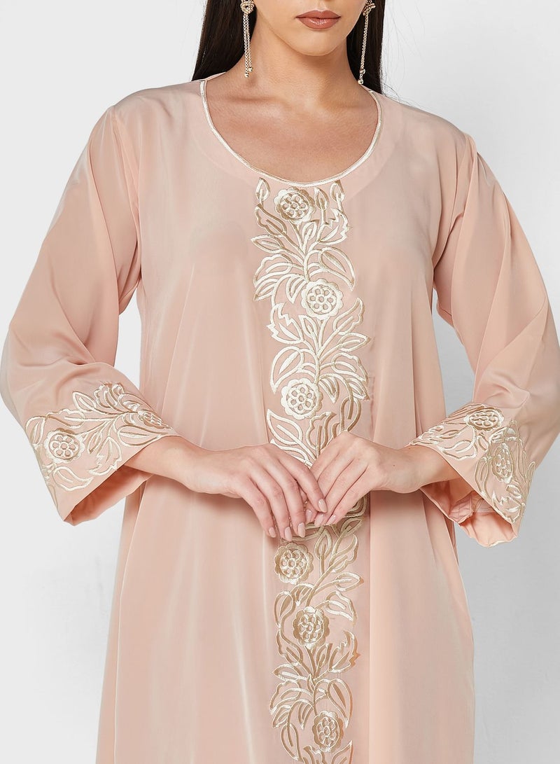 خزانة جلابية مزينة بتطريز - Image 3