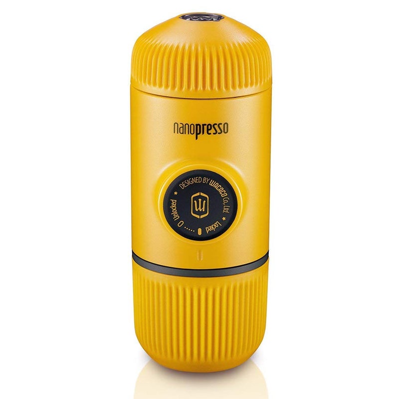 صانعة الإسبريسو المحمولة WACACO Nanopresso - النسخة المطورة من Minipresso - آلة قهوة صغيرة بضغط 18 بار - مثالية للتخييم والمشي - أصفر