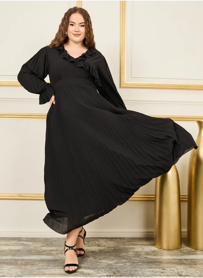 ستايلي Plus Ruffle Trim Pleated Detail A-Line Maxi Dress