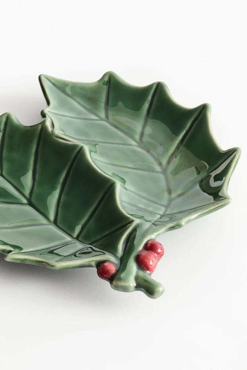 H&M Figurative stoneware serving plate