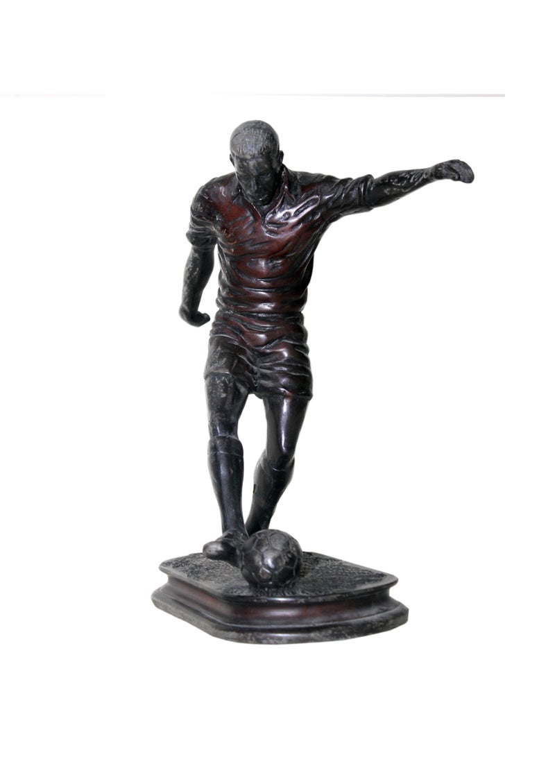 تمثال لاعب كرة قدم لديكو - Image 1