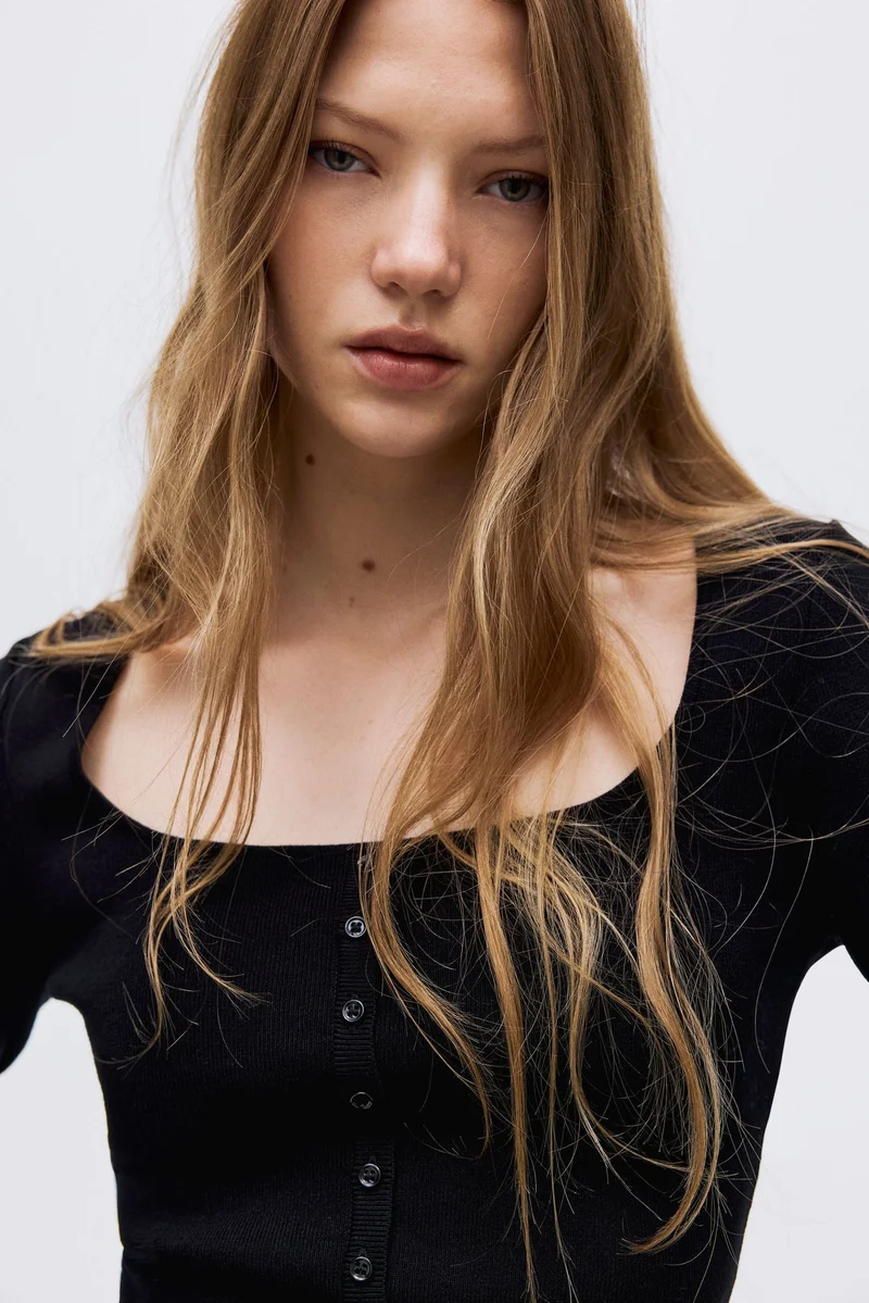 اتش اند ام بلوزة بقبة مربعة