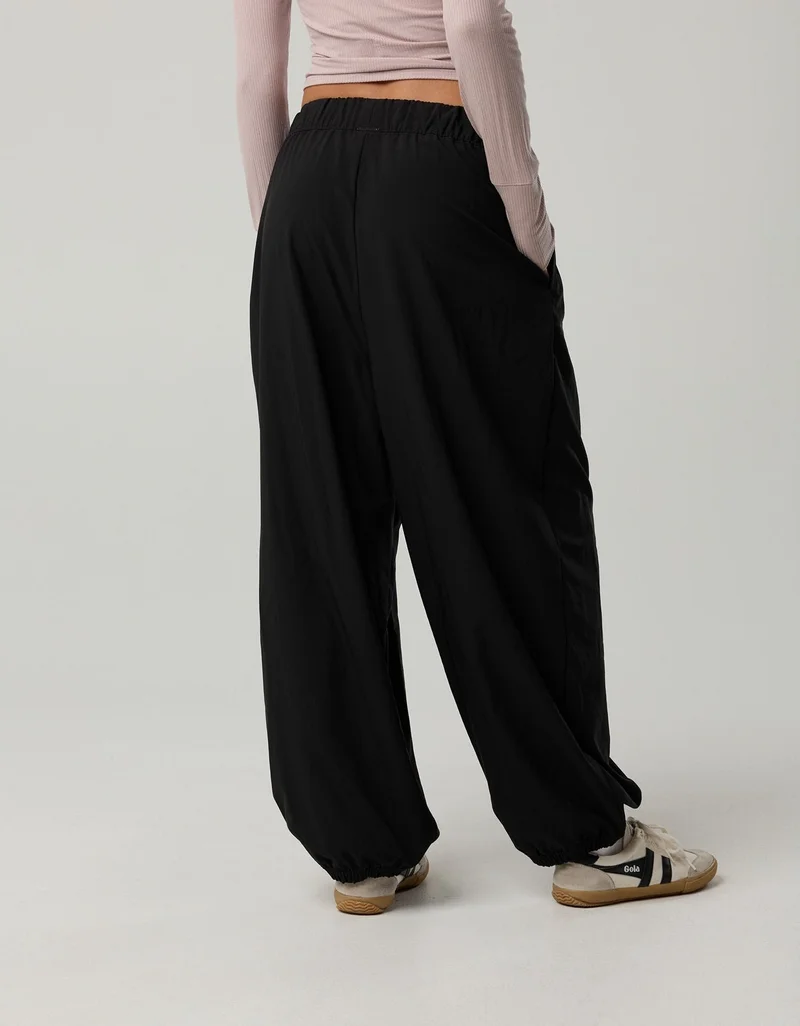 Aerie OFFLINE By Aerie Nice Moves Nylon Balloon Pant