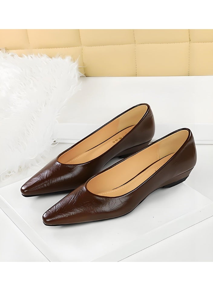 بيج تري أحذية النساء منخفضة الأسفين مريحة مغلقة موجهة إصبع القدم أحذية مسطحة بنية داكنة - Image 1