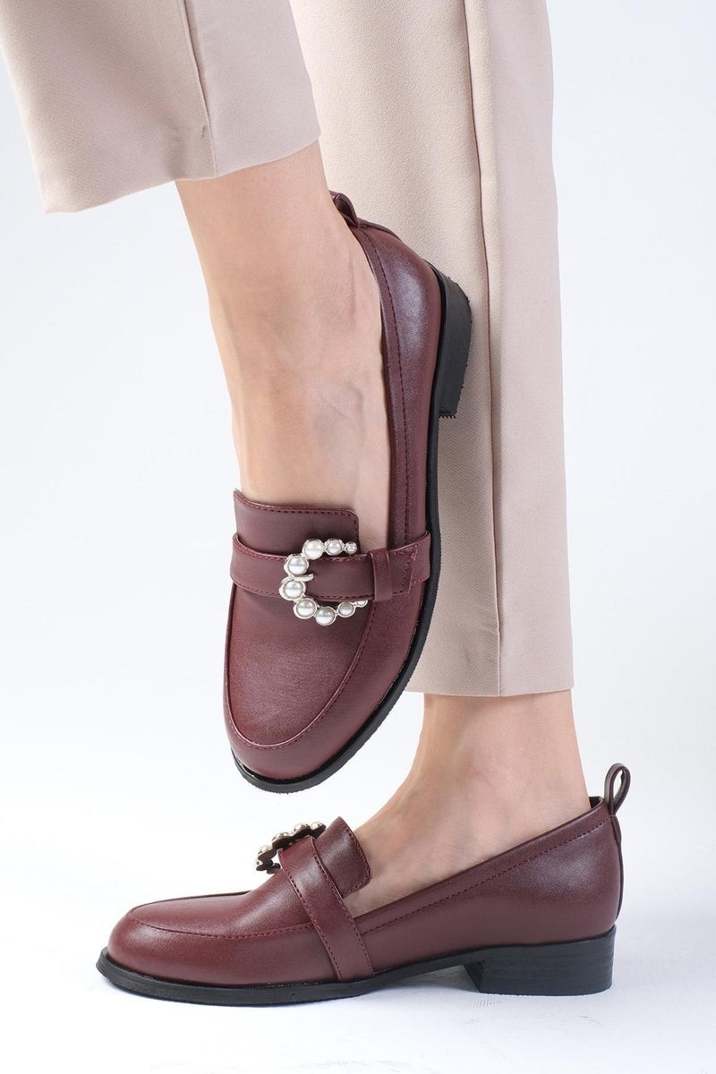 Mio Gusto Claret Red Pearl Buckle Women's Casual Flat Oxford Shoes  - Image 3
