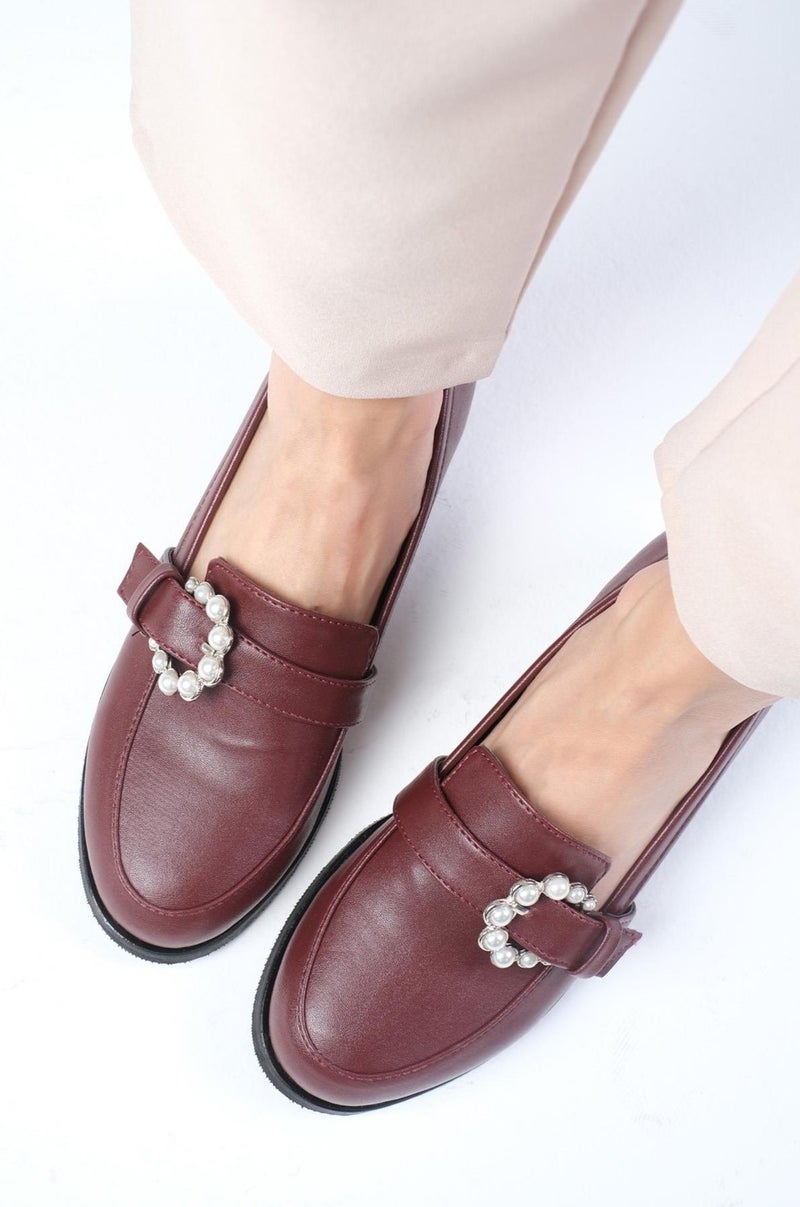 Mio Gusto Claret Red Pearl Buckle Women's Casual Flat Oxford Shoes  - Image 2