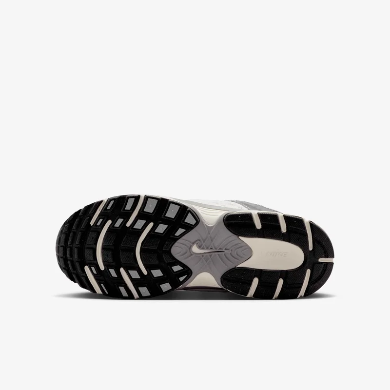 نايكي أحذية أطفال في  آر إن آر