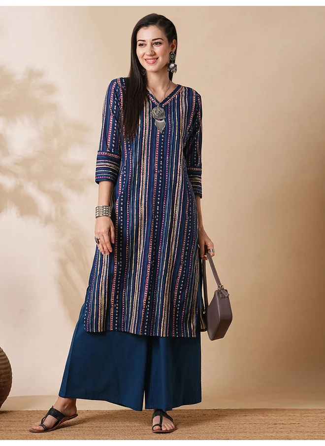 جلو باص Globus Striped Printed A-Line Kurta with Straight Palazzo Set