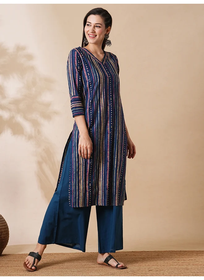 جلو باص Globus Striped Printed A-Line Kurta with Straight Palazzo Set