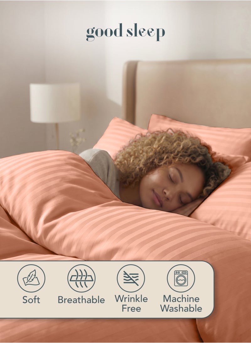 نوم جيد طقم غطاء لحاف كينج 6 قطع من Good Sleep | 220×240 سم | خوخي مخطط | غطاء لحاف بسحاب مع شرشف بمطاط و4 أكياس وسائد | قماش فائق النعومة ومقاوم للتجاعيد | صنع في دبي - Image 4