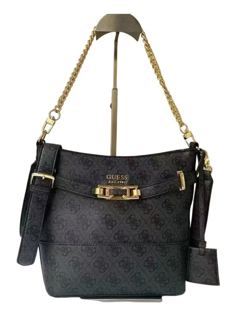 جس حقيبة كتف نسائية من Guess - Image 1