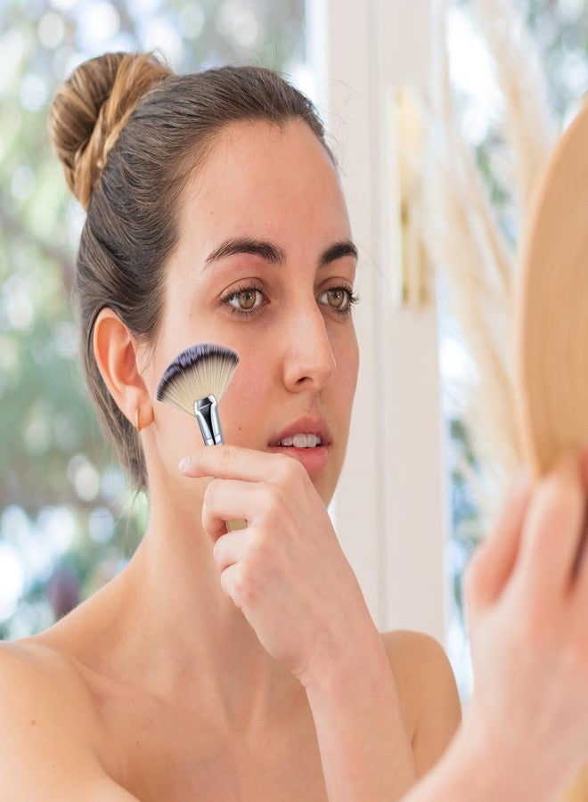 مجموعة فرش تجميل الوجه من كلاسيك سيلي، 4 قطع، فرش ناعمة ورقيقة للوجه، فرش طويلة وقصيرة، مناسبة لأحمر الخدود، والهايلايتر، وظلال العيون. - Image 5