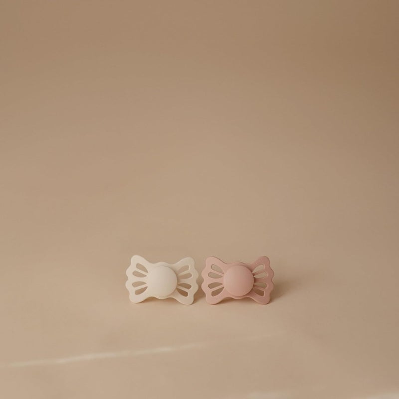 FRIGG فرغ لكي مصاصة سيليكون ناعمة متناسقة للأطفال مصنوعة في الدنمارك خالية من BPA لون كريمي وردي 6-18 شهر - Image 4