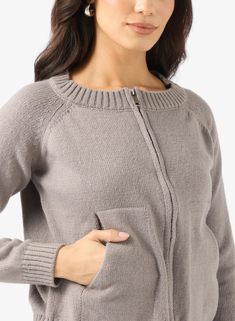 ايلا كارديجان بسحاب أمامي