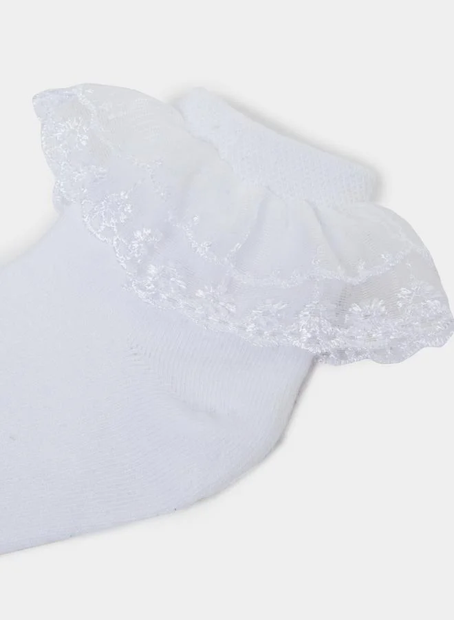 Styli Styli Girls White Ruffle Calf Socks