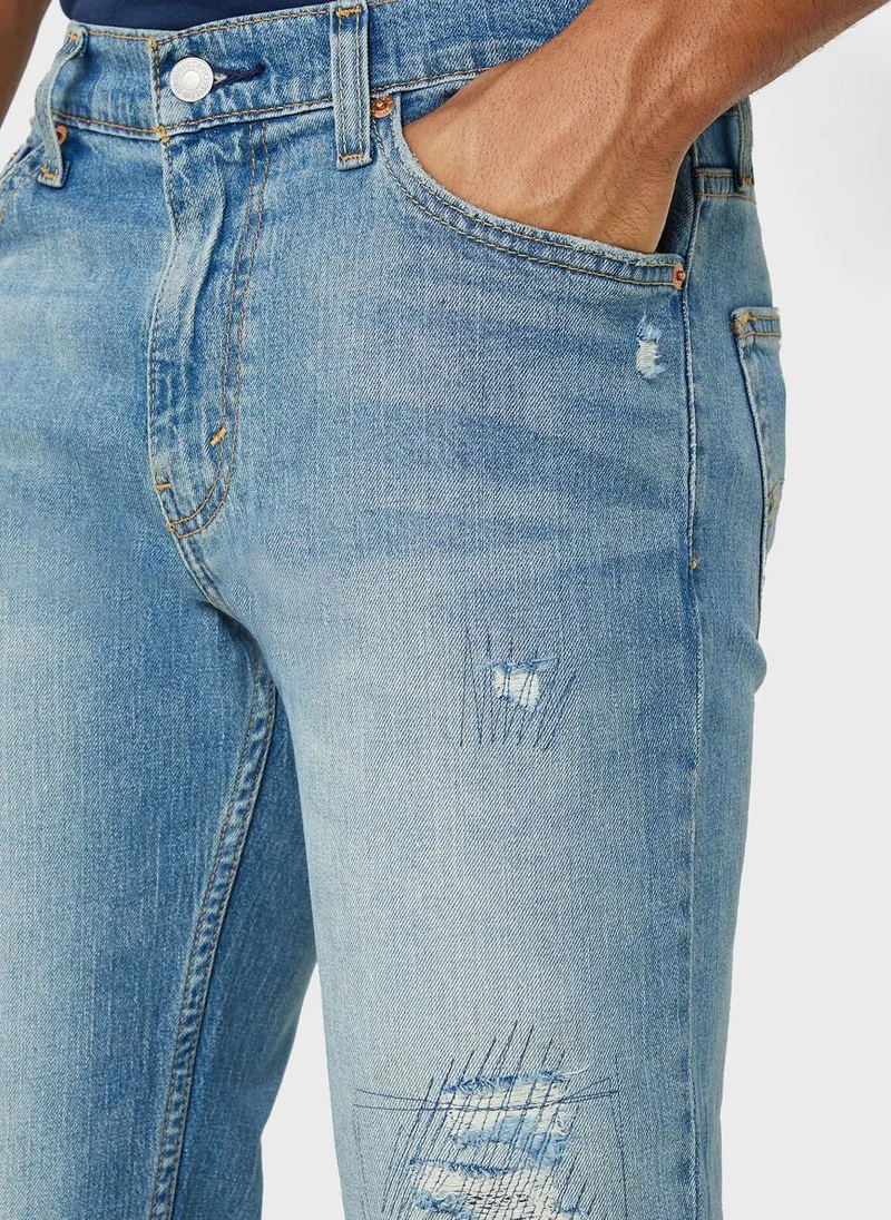 ليفايز Light Wash Straight Fit Jeans