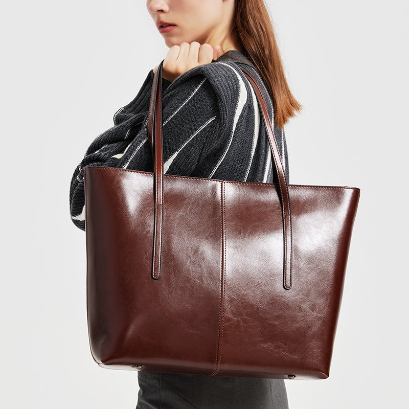 Large Capacity Vintage Leather Tote Shoulder Bag for Women - Image 1