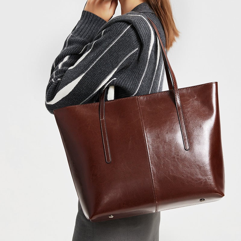 Large Capacity Vintage Leather Tote Shoulder Bag for Women - Image 3