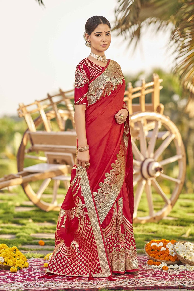 MANOHARI adorable woven pattern Banarasi Silk saree for women with Blouse Piece_MN1744 - Image 4
