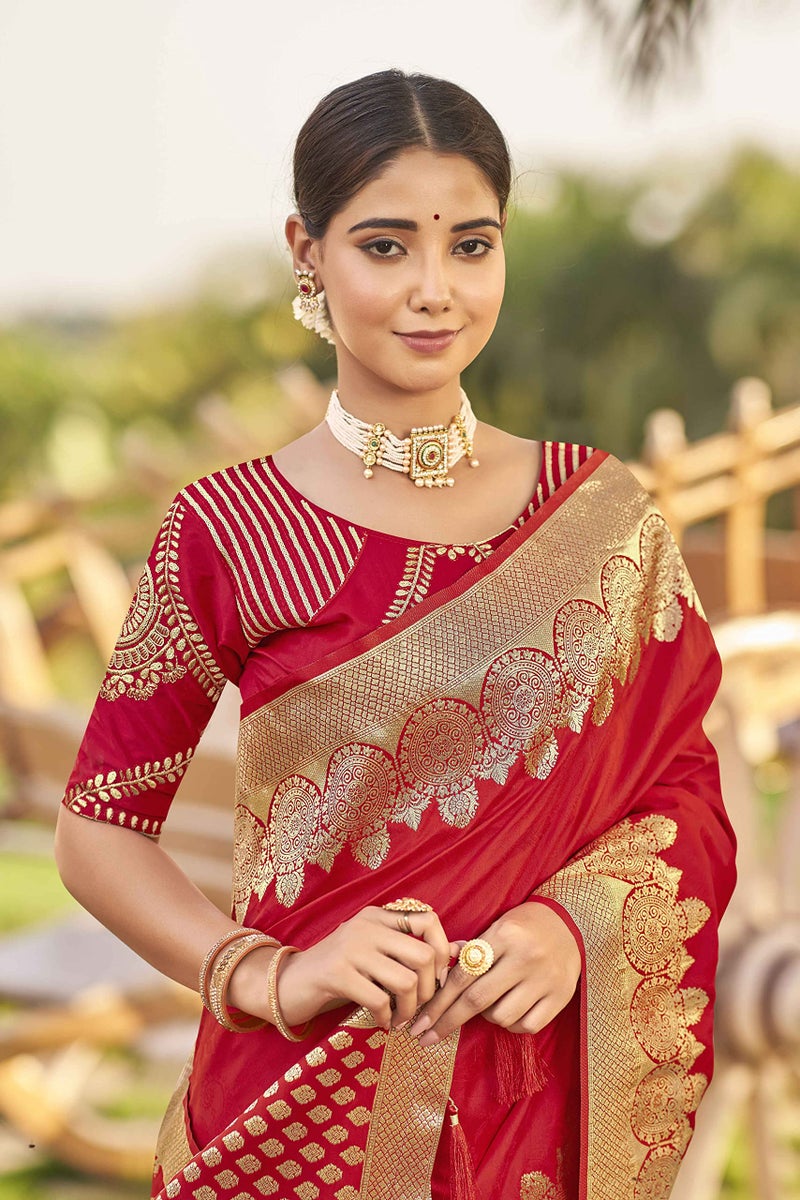 MANOHARI adorable woven pattern Banarasi Silk saree for women with Blouse Piece_MN1744 - Image 5