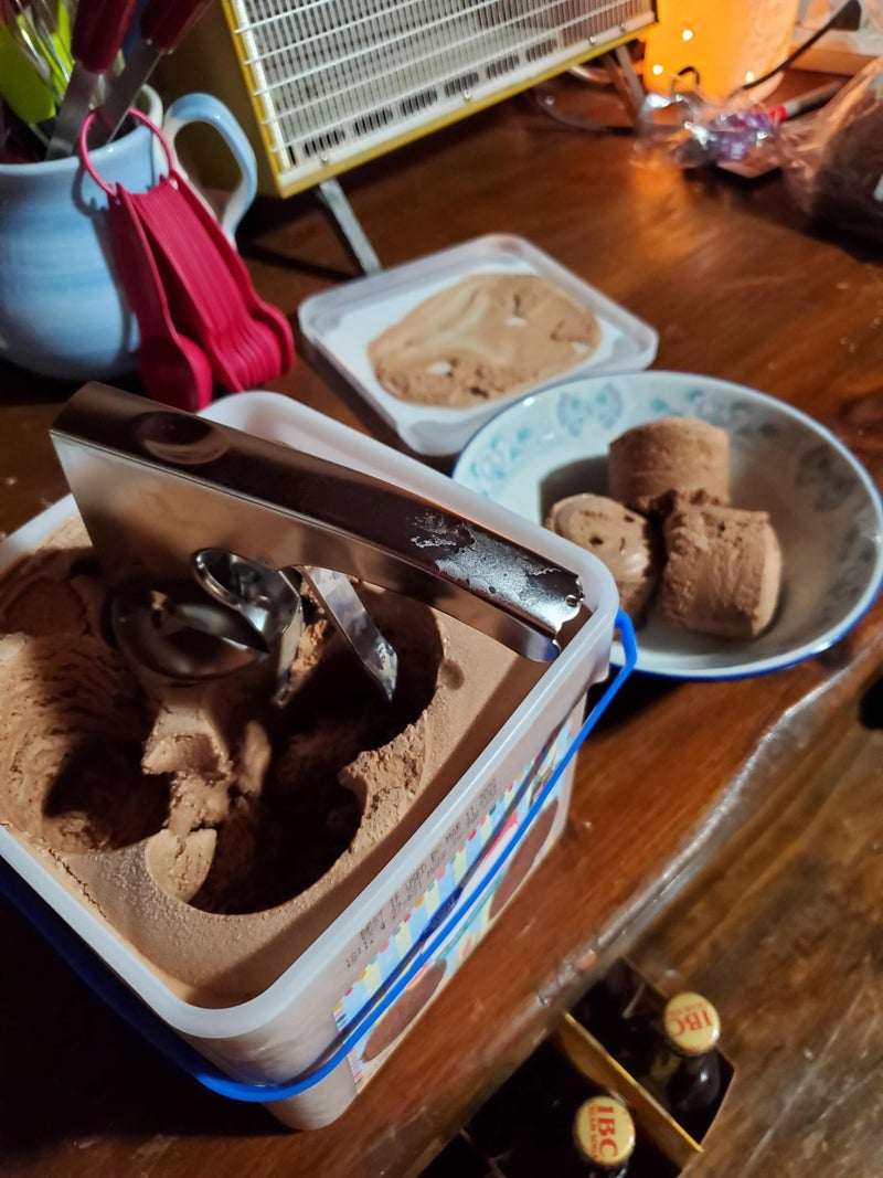 HSHQING Easy Release Trigger Ice Cream Sandwich Scoop for Big Volumes | Nostalgic Old Fashioned Ice Cream Scooper, Designed In a Classic Cylindrical Style Scoop Disher - Image 4