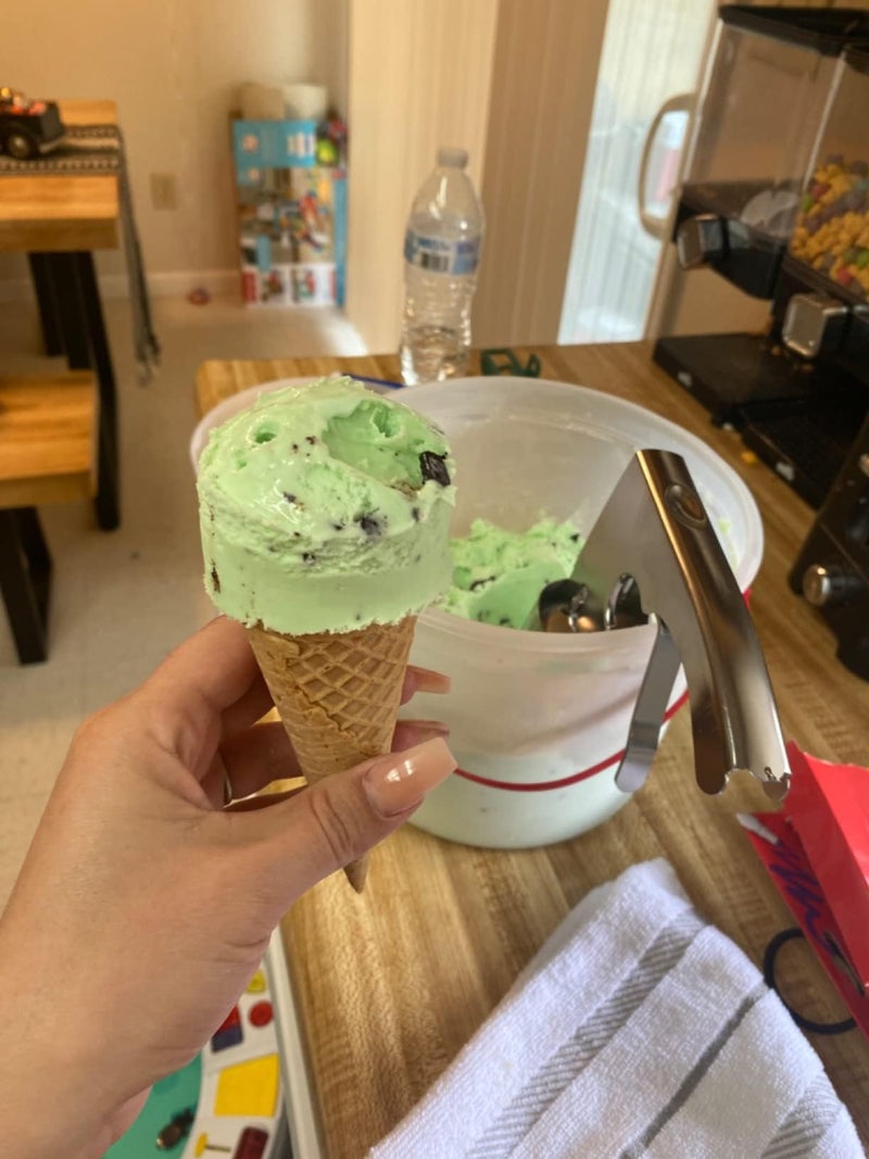 HSHQING Easy Release Trigger Ice Cream Sandwich Scoop for Big Volumes | Nostalgic Old Fashioned Ice Cream Scooper, Designed In a Classic Cylindrical Style Scoop Disher - Image 2