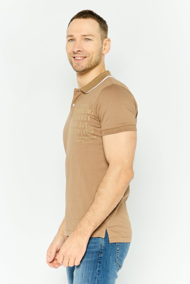 Gazzarrini قميص بولو قصير الأكمام للرجال بتصميم جرافيكي وقصة عادية، تان - Image 3