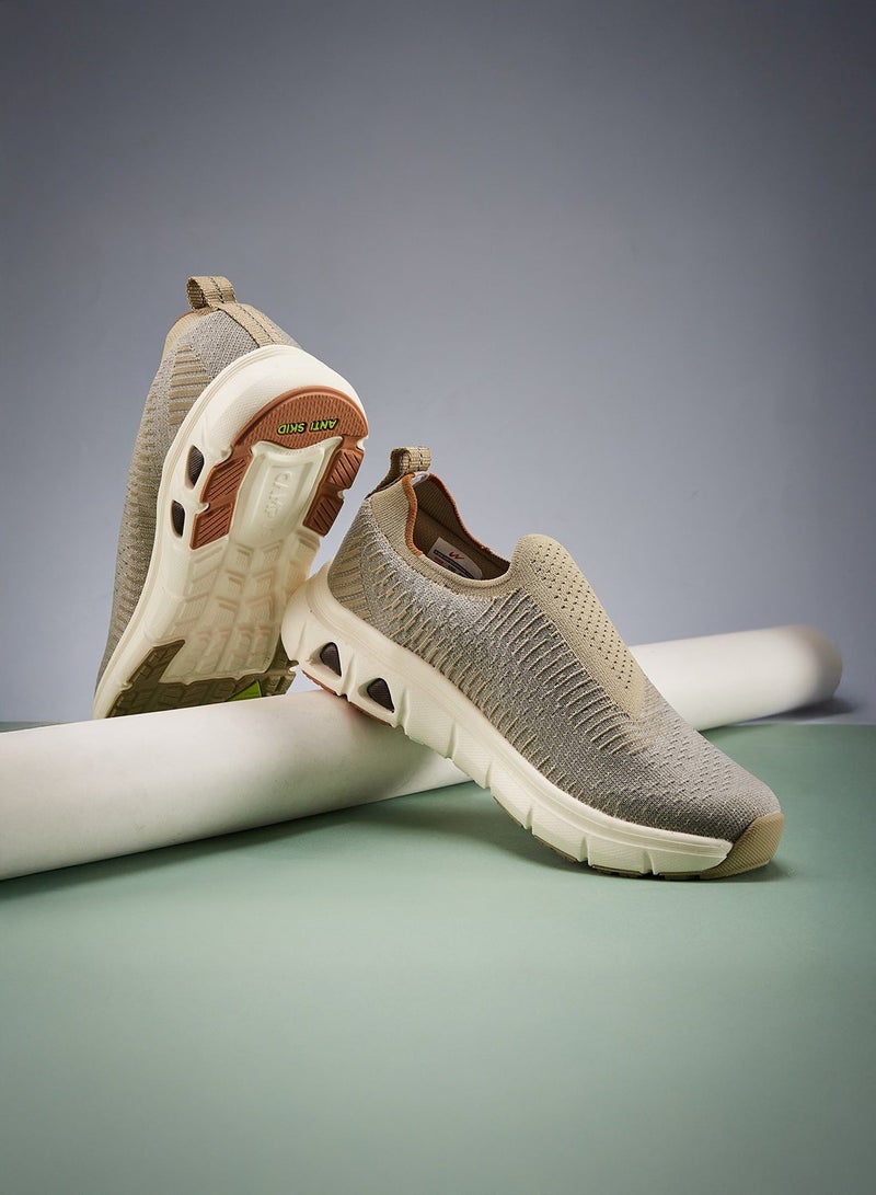 CAMPUS أحذية رجالية رمادية سهلة الارتداء - خفيفة الوزن، تصميم بسيط للأناقة - Image 1