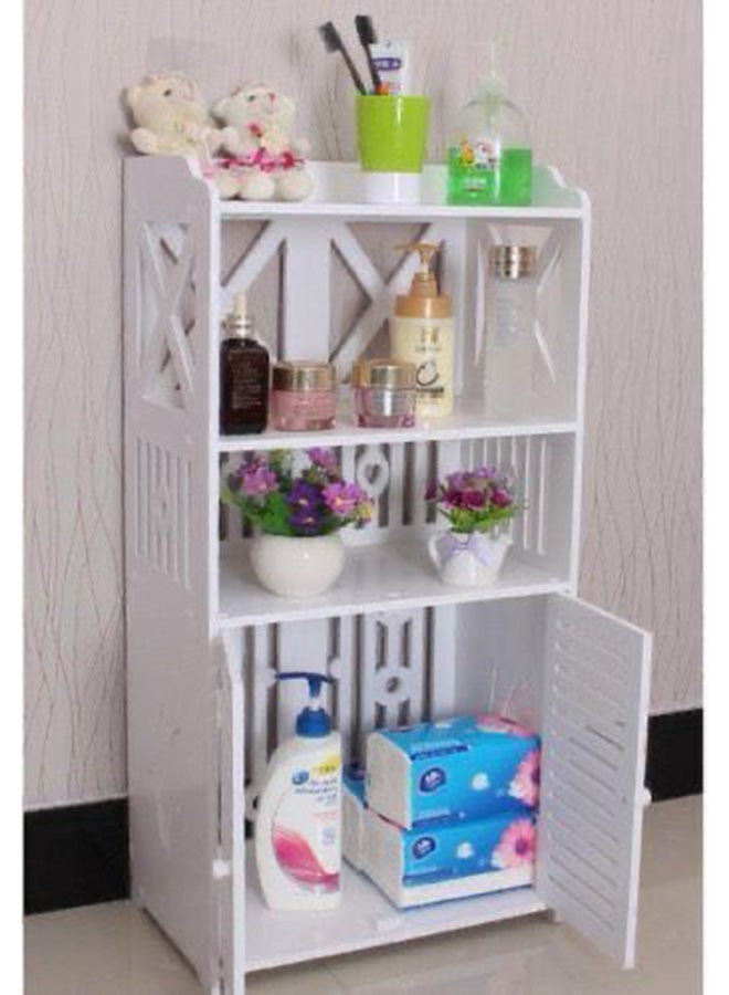 خزانة تخزين بيضاء أنيقة مع أرفف متعددة