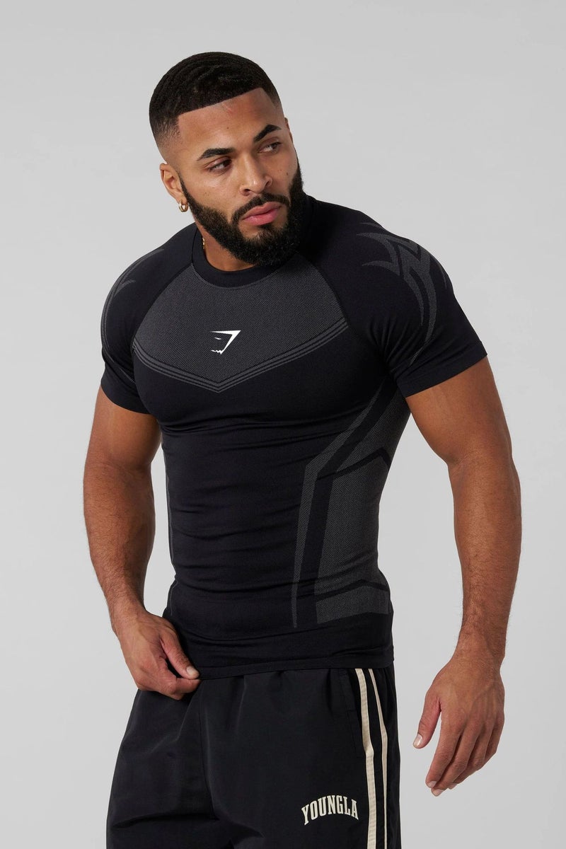 جيمشارك تي شيرت رياضي ضيق للرجال من GYMSHARK، سريع الجفاف، قصة ضيقة، مثالي للرياضة واللياقة البدنية - Image 1