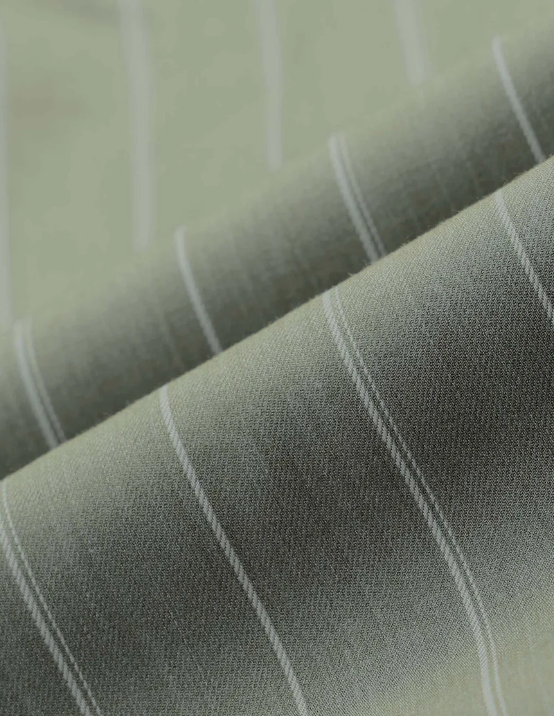 Arrow Vertical Striped Manhattan Slim Fit Shirt