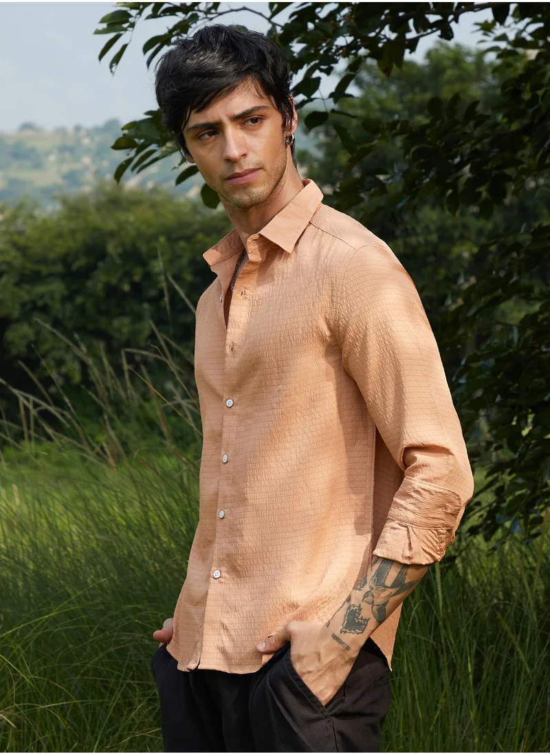 كامبوس سوترا Campus Sutra Men's Cantaloupe Orange Ruche-Textured Shirt For Casual Wear | Spread Collar | Long Sleeve | Button Closure | Shirt Crafted With Comfort Fit For Everyday Wear