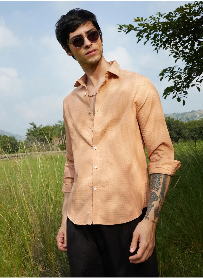 كامبوس سوترا Campus Sutra Men's Cantaloupe Orange Ruche-Textured Shirt For Casual Wear | Spread Collar | Long Sleeve | Button Closure | Shirt Crafted With Comfort Fit For Everyday Wear