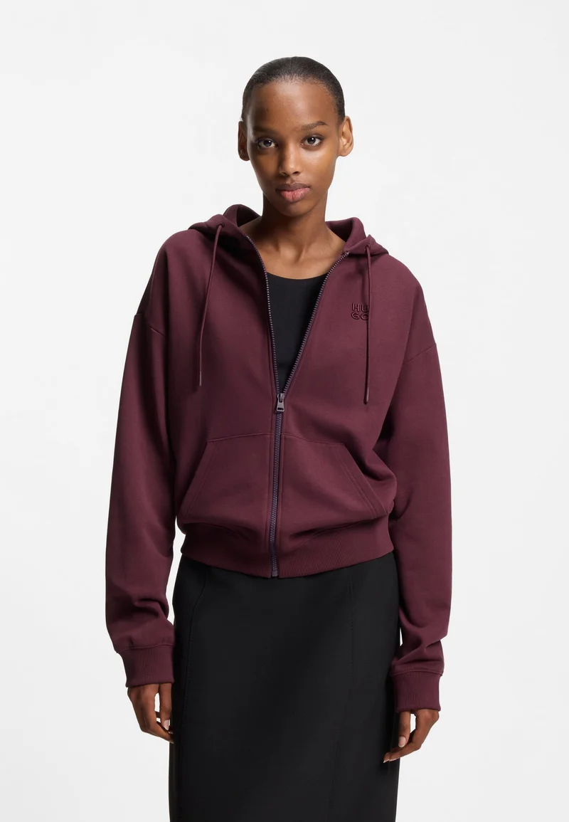 هوجو هودي بسحاب من القطن والتيري بشعار مطرز مكدس