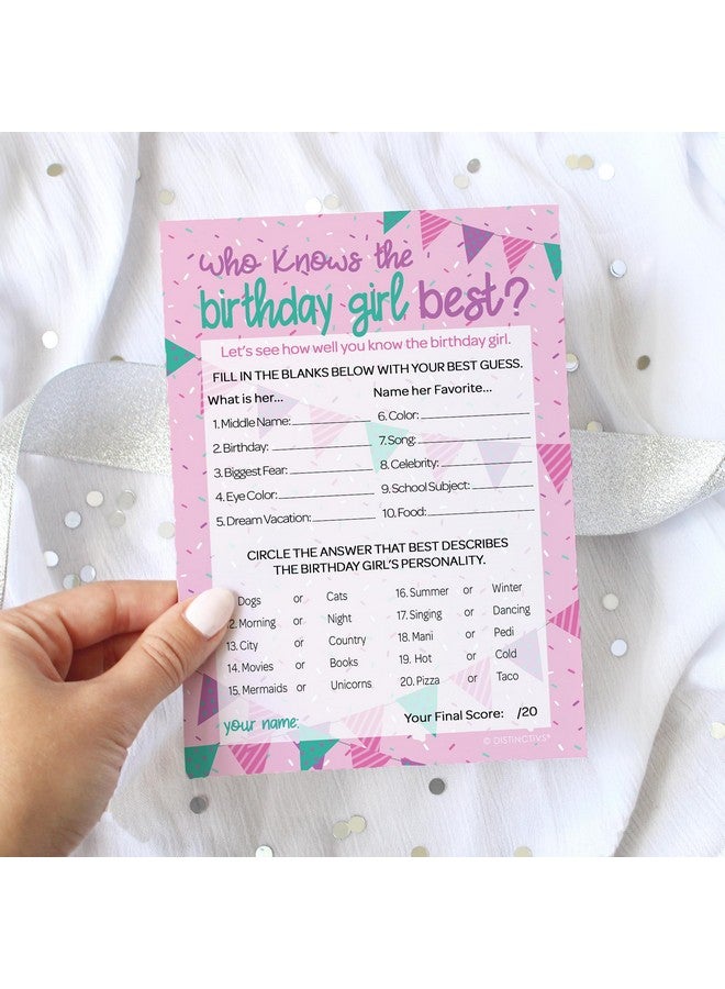 دسكتيكتفز لعبة حفلات مميزة من "من يعرف أفضل لعبة لحفلة عيد الميلاد" - 10 بطاقات ألعاب - لوازم حفلات عيد ميلاد للفتيات المراهقات باللونين الوردي والأرجواني - Image 2