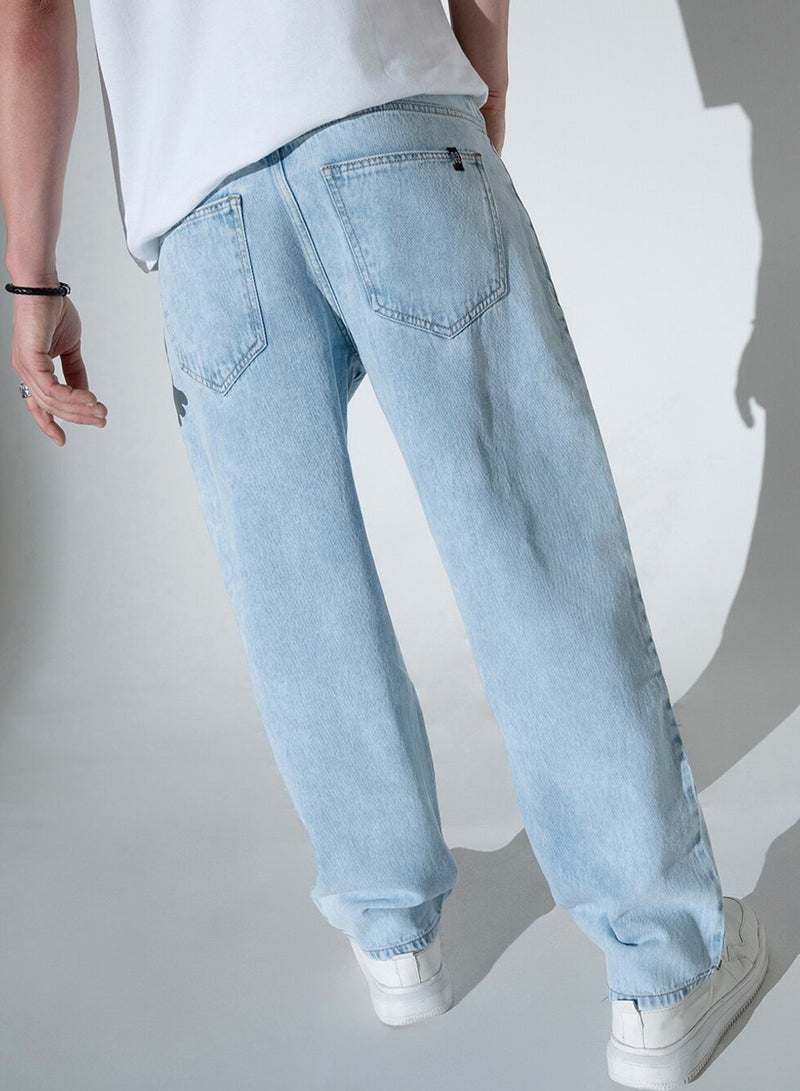 Hubberholme Blue Relaxed Fit Jeans Solid design crafted from 100% Cotton with Button closure. - Image 4