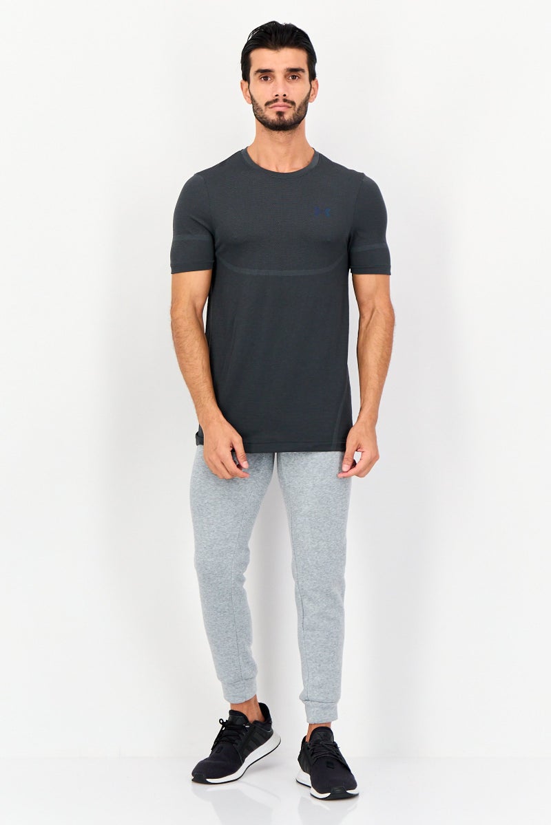 UNDER ARMOUR تي شيرت تدريب قصير الأكمام للرجال، رمادي داكن - Image 2